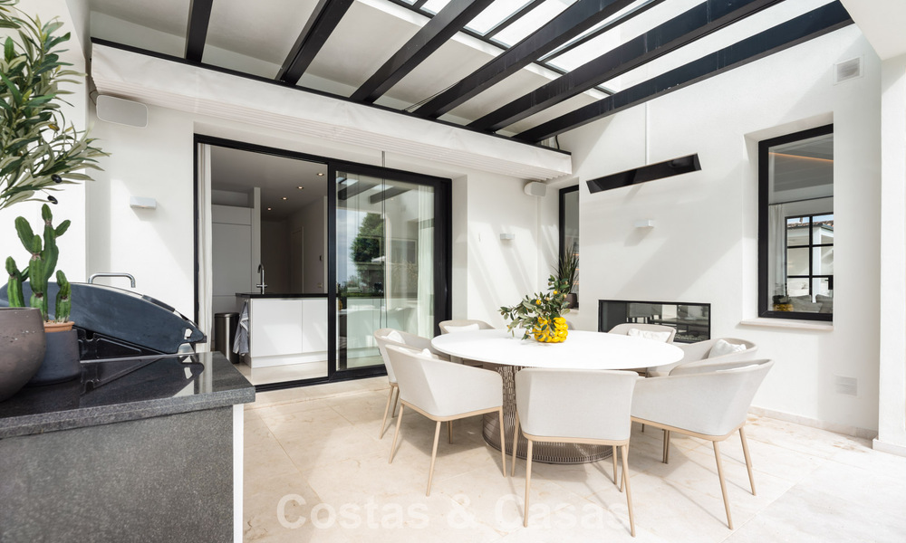 Gemoderniseerde familievilla te koop in een begeerde golfomgeving in Nueva Andalucia, Marbella 786827