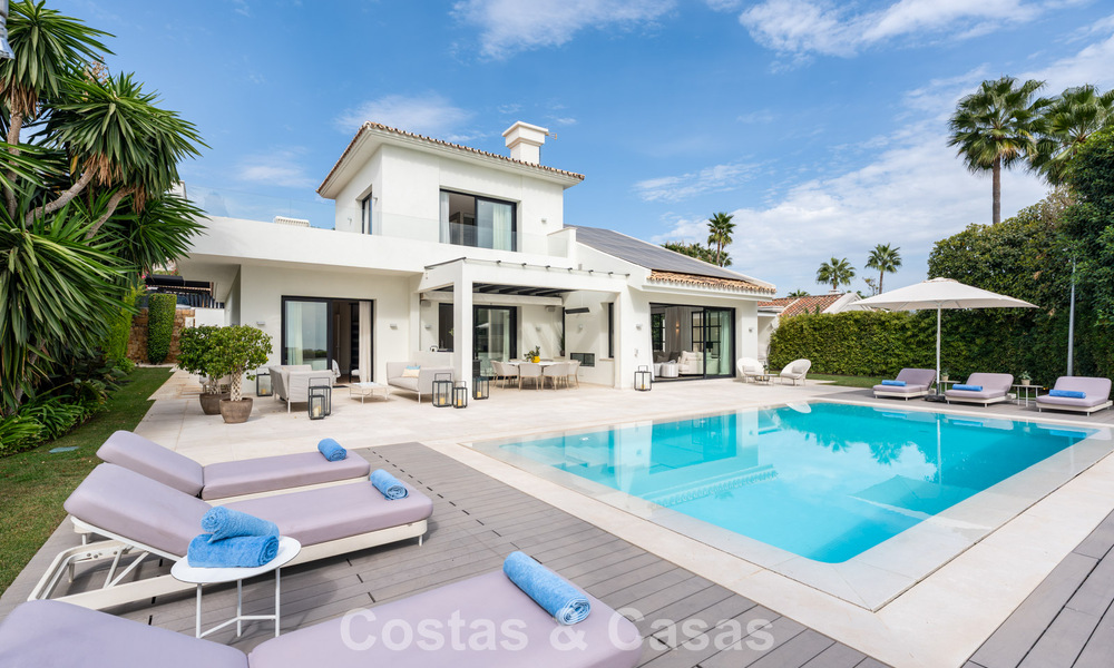 Gemoderniseerde familievilla te koop in een begeerde golfomgeving in Nueva Andalucia, Marbella 786828