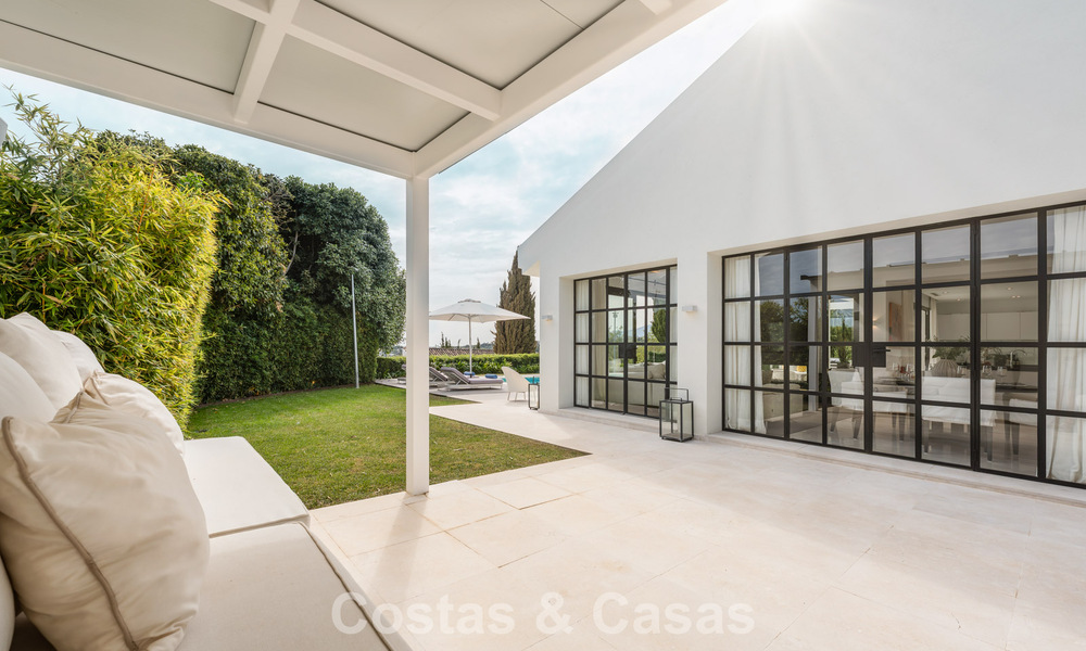 Gemoderniseerde familievilla te koop in een begeerde golfomgeving in Nueva Andalucia, Marbella 786830