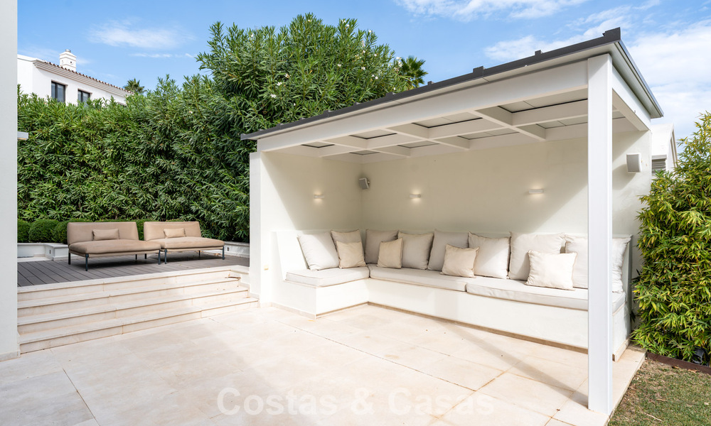 Gemoderniseerde familievilla te koop in een begeerde golfomgeving in Nueva Andalucia, Marbella 786831