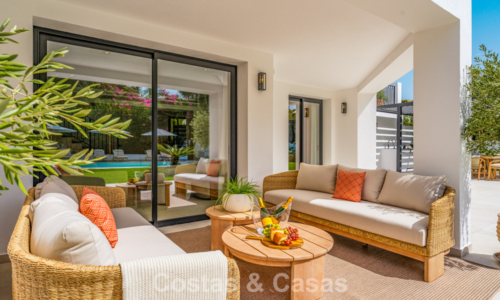 Luxueus gerenoveerd villa met zeezicht te koop aan Marbella’s Golden Mile 786897