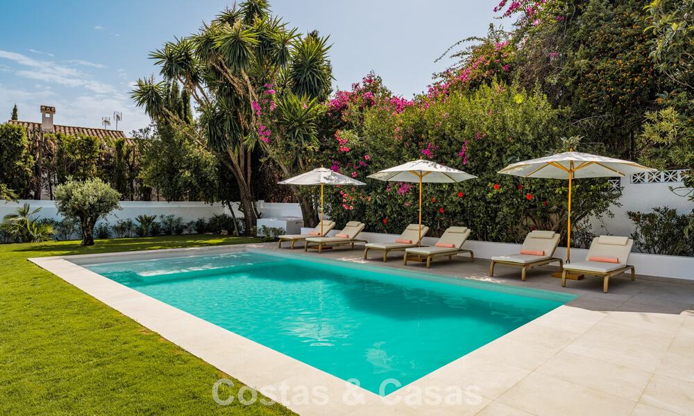 Luxueus gerenoveerd villa met zeezicht te koop aan Marbella’s Golden Mile 786901