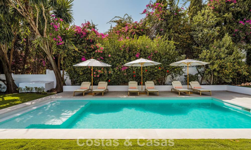 Luxueus gerenoveerd villa met zeezicht te koop aan Marbella’s Golden Mile 786902