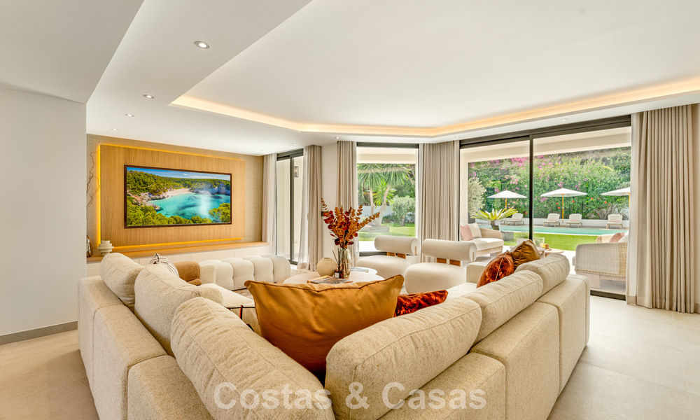 Luxueus gerenoveerd villa met zeezicht te koop aan Marbella’s Golden Mile 786905