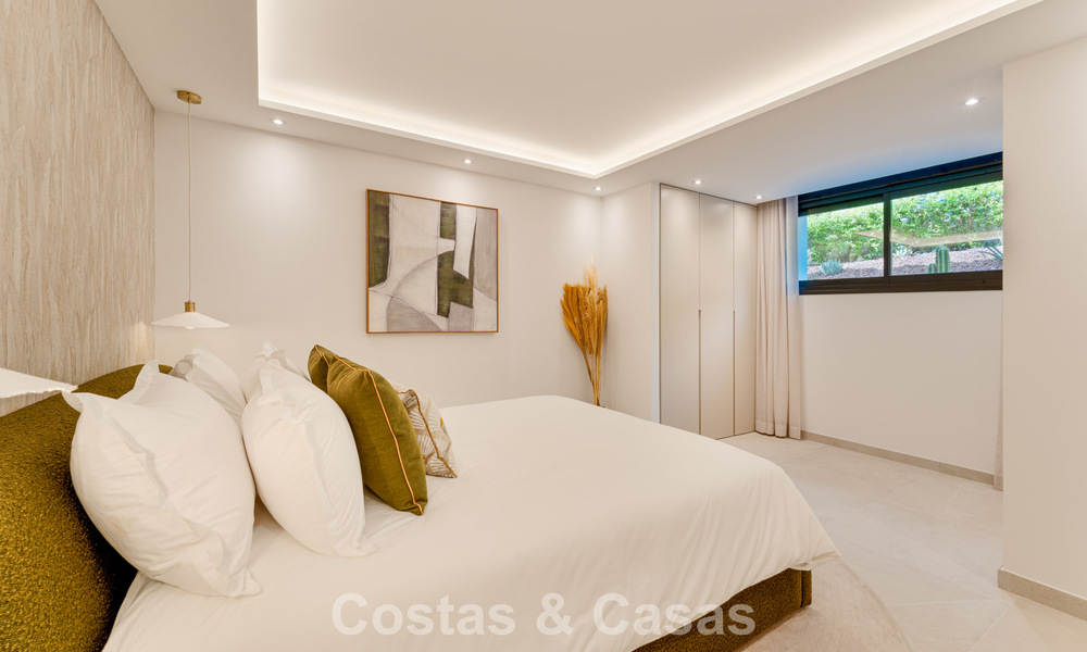 Luxueus gerenoveerd villa met zeezicht te koop aan Marbella’s Golden Mile 786910