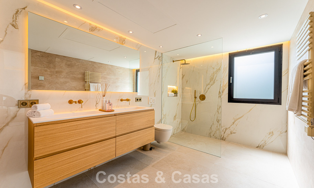 Luxueus gerenoveerd villa met zeezicht te koop aan Marbella’s Golden Mile 786914