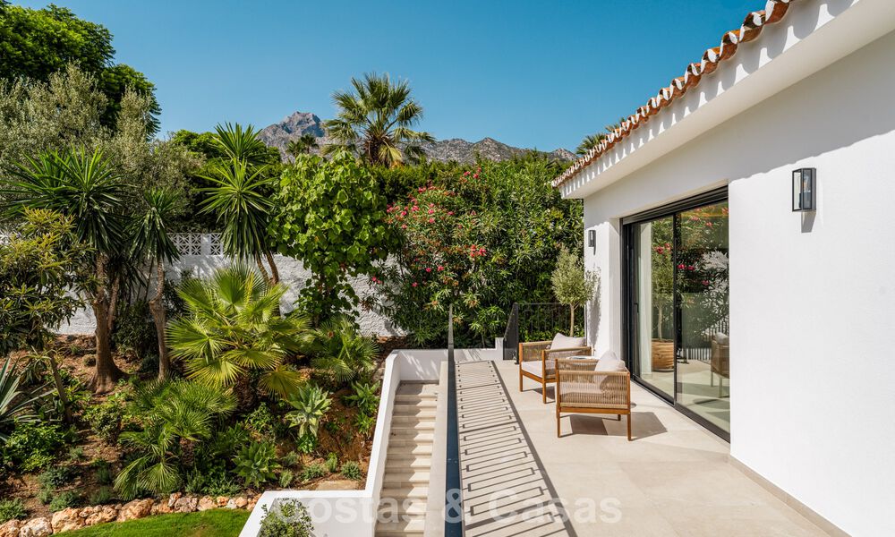 Luxueus gerenoveerd villa met zeezicht te koop aan Marbella’s Golden Mile 786924