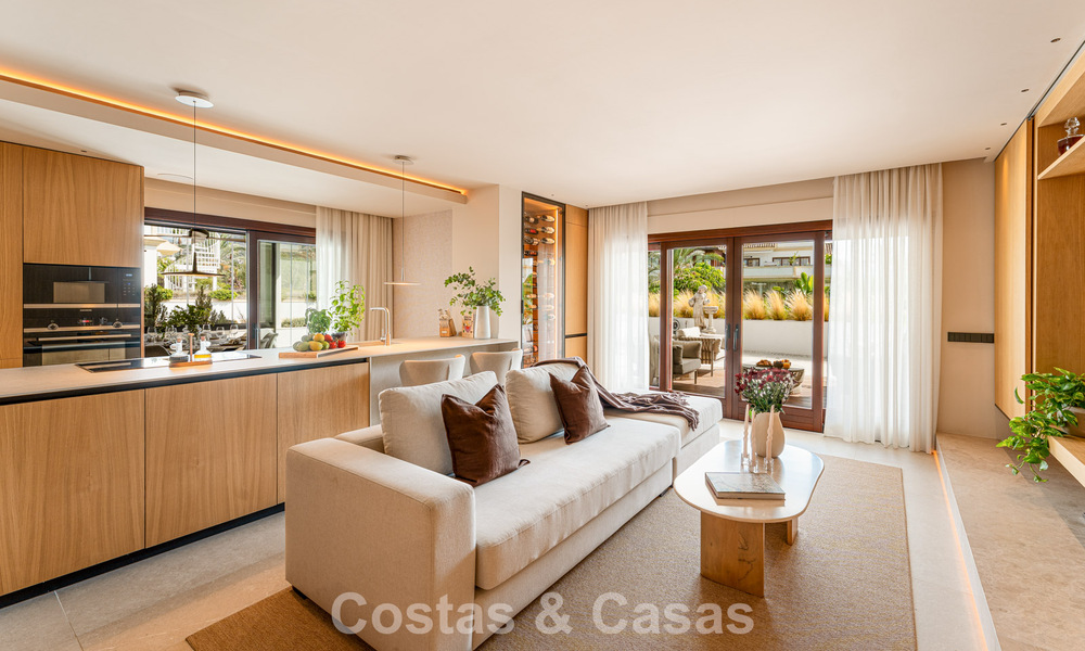 Eigentijds ingericht duplex penthouse te koop in een beveiligde urbanisatie op Marbella’s prestigieuze Golden Mile 786967