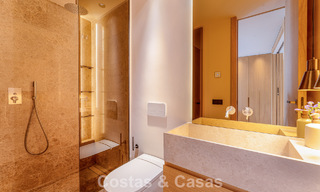 Eigentijds ingericht duplex penthouse te koop in een beveiligde urbanisatie op Marbella’s prestigieuze Golden Mile 786968 