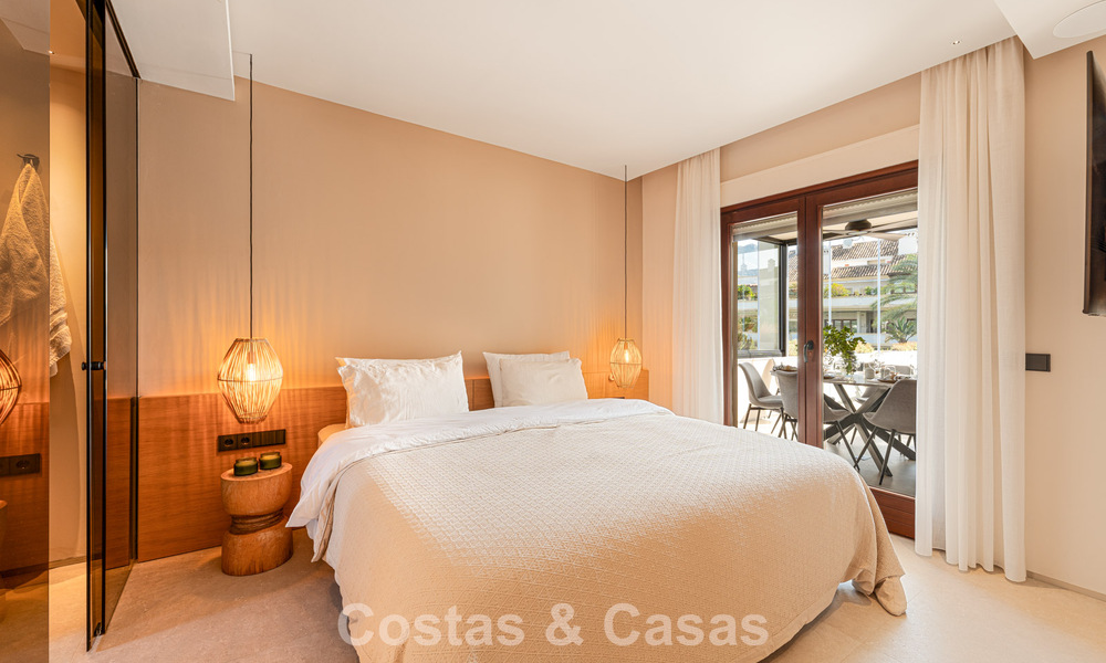 Eigentijds ingericht duplex penthouse te koop in een beveiligde urbanisatie op Marbella’s prestigieuze Golden Mile 786982