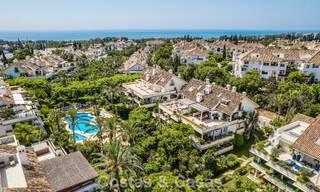 Eigentijds ingericht duplex penthouse te koop in een beveiligde urbanisatie op Marbella’s prestigieuze Golden Mile 786988 
