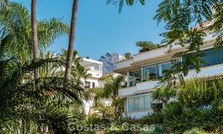 Eigentijds ingericht duplex penthouse te koop in een beveiligde urbanisatie op Marbella’s prestigieuze Golden Mile 786993 