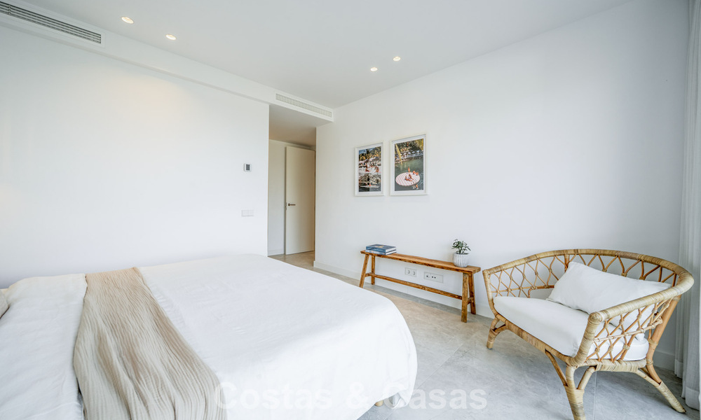 Instapklaar, modern, ruim 4-slaapkamer appartement te koop met ruime privétuin in luxe resort ten oosten van Marbella centrum 787074