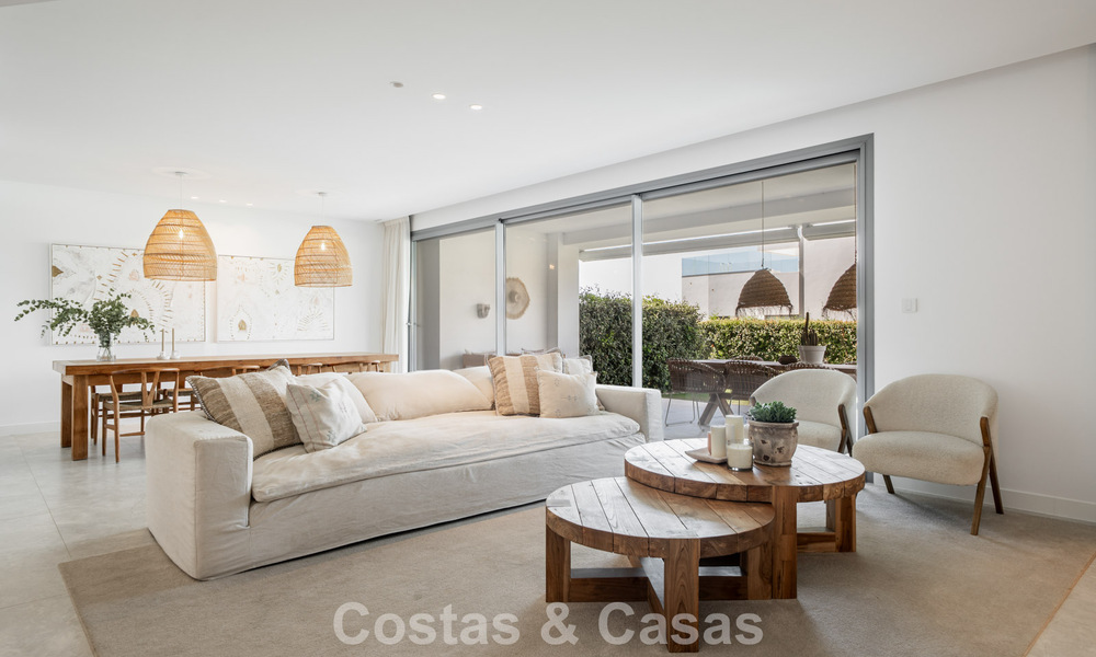 Instapklaar, modern, ruim 4-slaapkamer appartement te koop met ruime privétuin in luxe resort ten oosten van Marbella centrum 787079