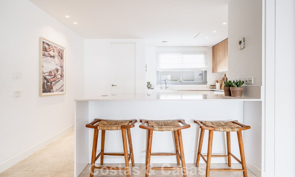 Instapklaar, modern, ruim 4-slaapkamer appartement te koop met ruime privétuin in luxe resort ten oosten van Marbella centrum 787082
