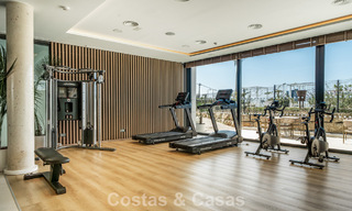 Instapklaar, modern, ruim 4-slaapkamer appartement te koop met ruime privétuin in luxe resort ten oosten van Marbella centrum 787090 
