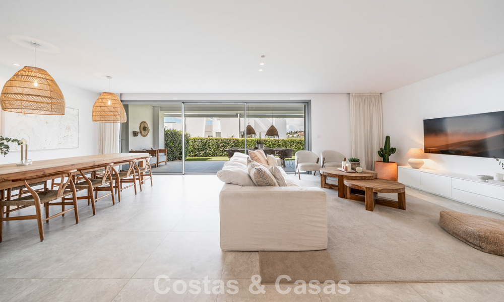Instapklaar, modern, ruim 4-slaapkamer appartement te koop met ruime privétuin in luxe resort ten oosten van Marbella centrum 787091