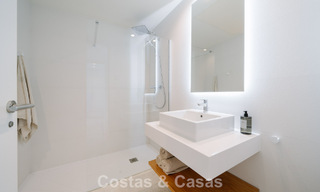 Instapklaar, modern, ruim 4-slaapkamer appartement te koop met ruime privétuin in luxe resort ten oosten van Marbella centrum 787092 