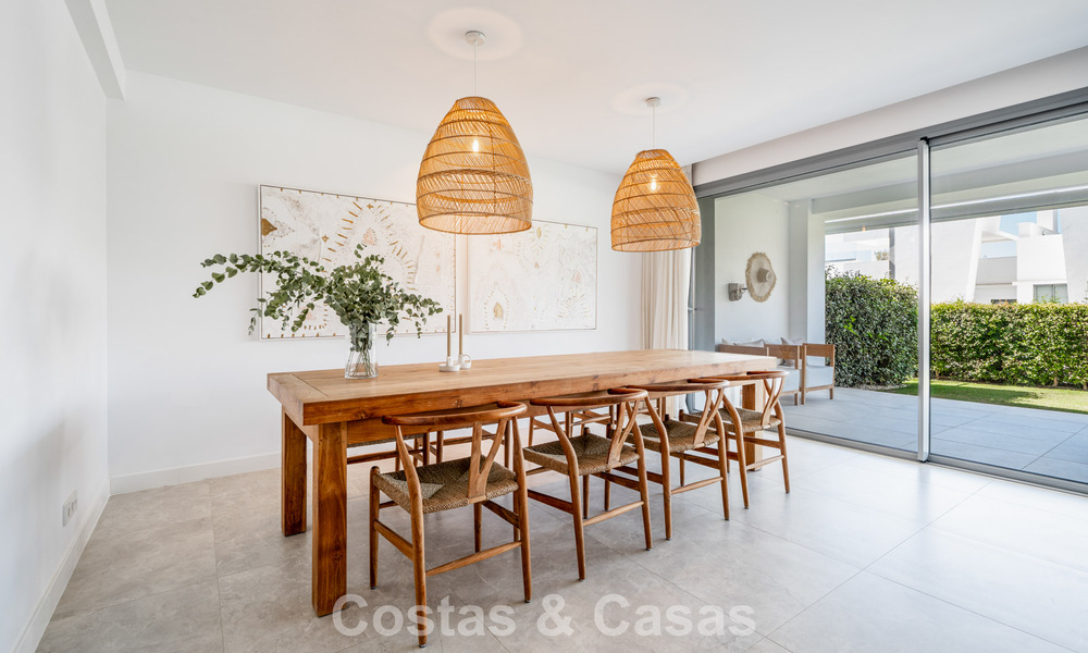 Instapklaar, modern, ruim 4-slaapkamer appartement te koop met ruime privétuin in luxe resort ten oosten van Marbella centrum 787093
