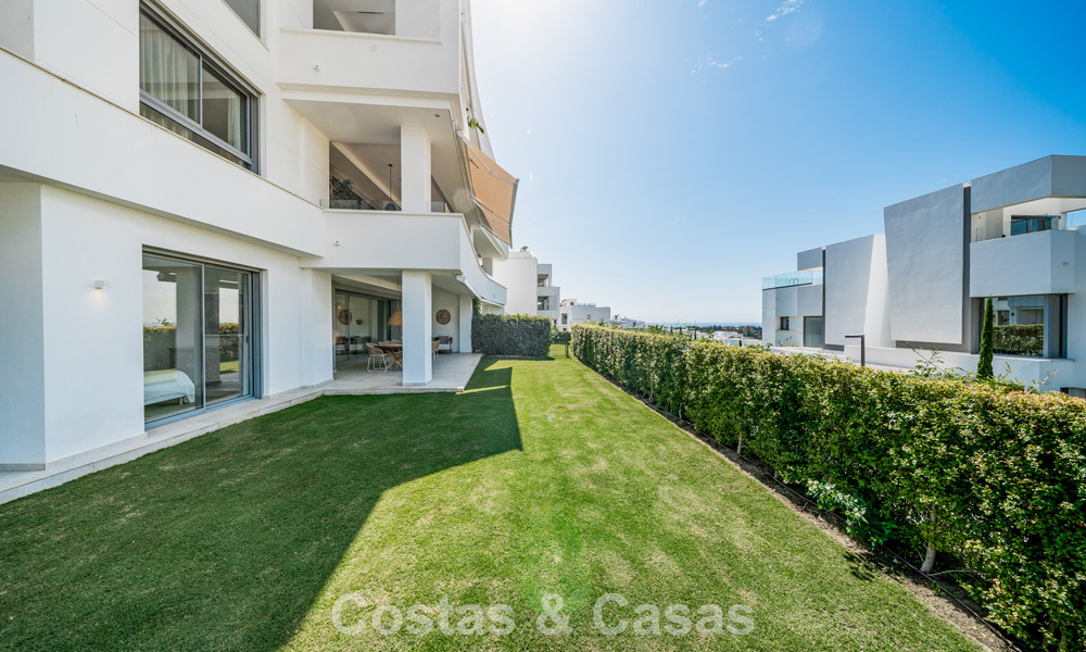 Instapklaar, modern, ruim 4-slaapkamer appartement te koop met ruime privétuin in luxe resort ten oosten van Marbella centrum 787094