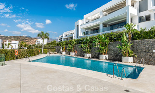 Instapklaar, modern, ruim 4-slaapkamer appartement te koop met ruime privétuin in luxe resort ten oosten van Marbella centrum 787112 