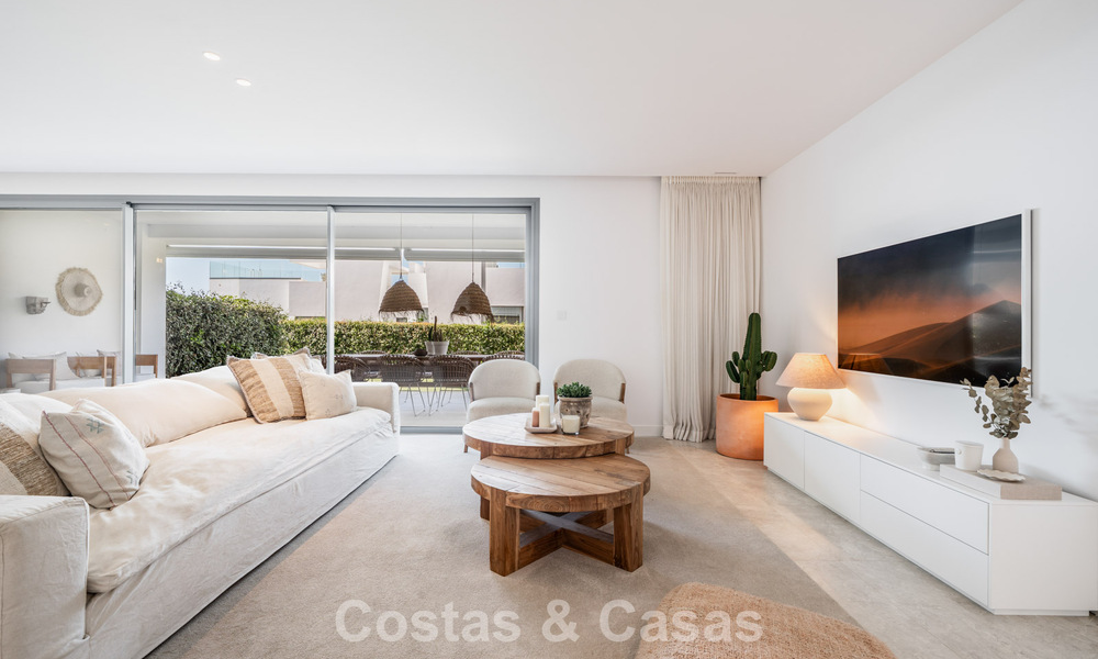 Instapklaar, modern, ruim 4-slaapkamer appartement te koop met ruime privétuin in luxe resort ten oosten van Marbella centrum 787116