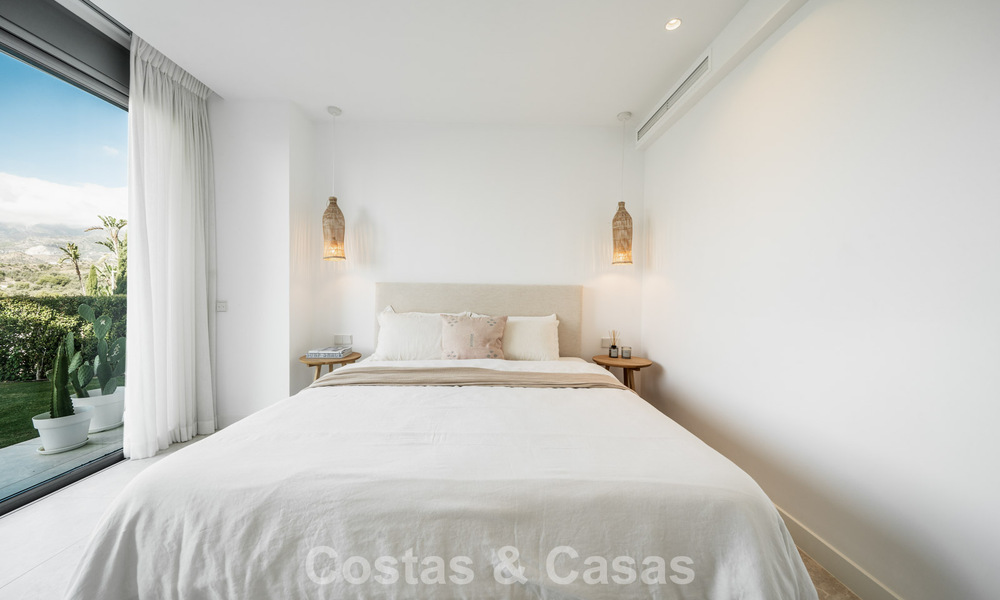Instapklaar, modern, ruim 4-slaapkamer appartement te koop met ruime privétuin in luxe resort ten oosten van Marbella centrum 787118