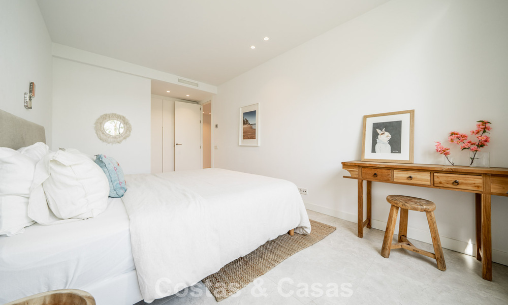 Instapklaar, modern, ruim 4-slaapkamer appartement te koop met ruime privétuin in luxe resort ten oosten van Marbella centrum 787119