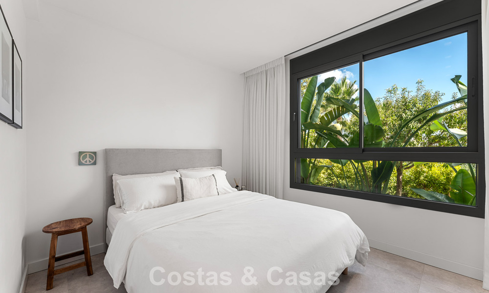 Instapklaar, modern, ruim 4-slaapkamer appartement te koop met ruime privétuin in luxe resort ten oosten van Marbella centrum 797843