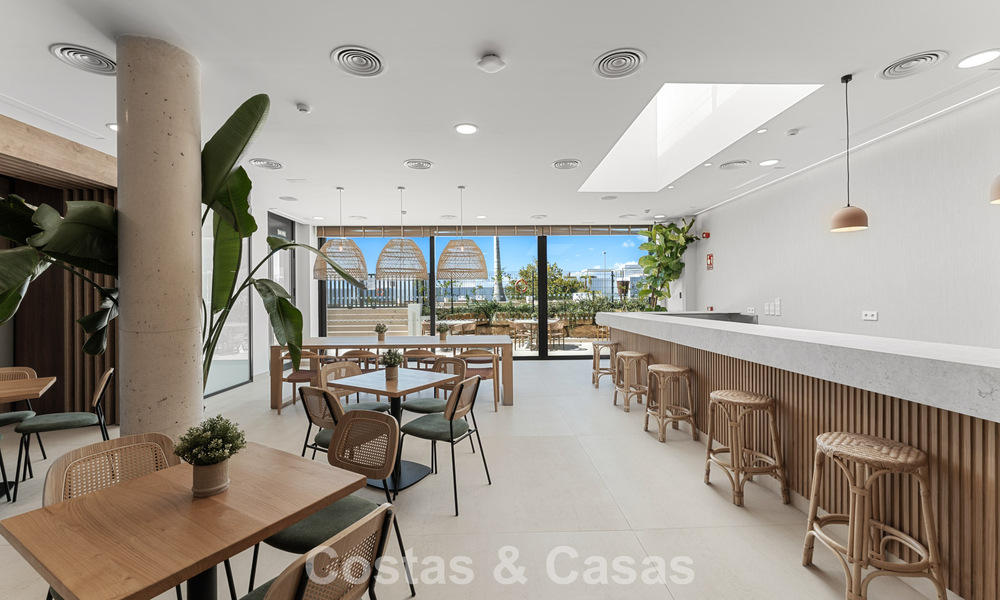 Instapklaar, modern, ruim 4-slaapkamer appartement te koop met ruime privétuin in luxe resort ten oosten van Marbella centrum 797847