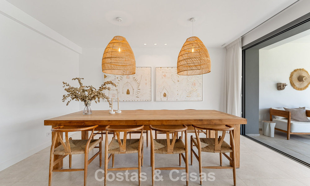 Instapklaar, modern, ruim 4-slaapkamer appartement te koop met ruime privétuin in luxe resort ten oosten van Marbella centrum 797858