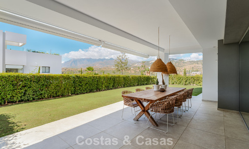 Instapklaar, modern, ruim 4-slaapkamer appartement te koop met ruime privétuin in luxe resort ten oosten van Marbella centrum 797862