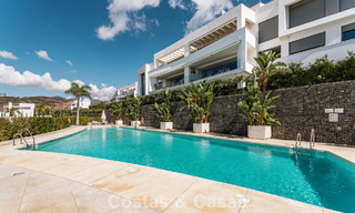 Instapklaar, modern, ruim 4-slaapkamer appartement te koop met ruime privétuin in luxe resort ten oosten van Marbella centrum 797866 