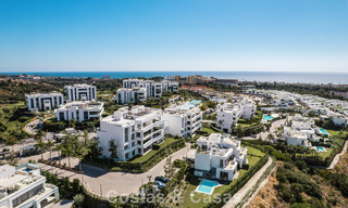 Instapklaar, modern, ruim 4-slaapkamer appartement te koop met ruime privétuin in luxe resort ten oosten van Marbella centrum 797869 