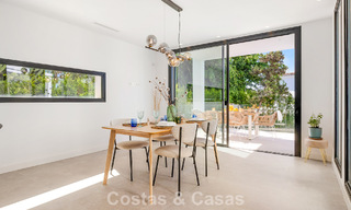 Instapklare luxevilla met contemporaine bouwstijl te koop aan de strandzijde ten oosten van Marbella centrum 787169 