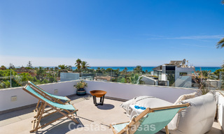 Instapklare luxevilla met contemporaine bouwstijl te koop aan de strandzijde ten oosten van Marbella centrum 787200 
