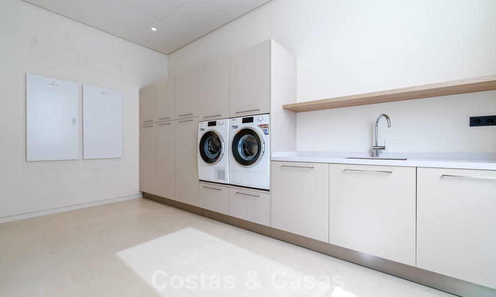 Geavanceerde luxevilla te koop in een rustige woonwijk op de Golden Mile van Marbella 787242