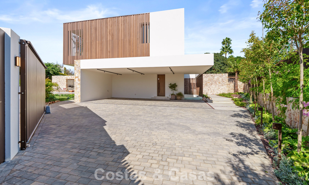 Geavanceerde luxevilla te koop in een rustige woonwijk op de Golden Mile van Marbella 787256