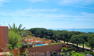 Frontline golf appartement met spectaculair zeezicht te koop in Cabopino, Marbella - Costa del Sol 31608 