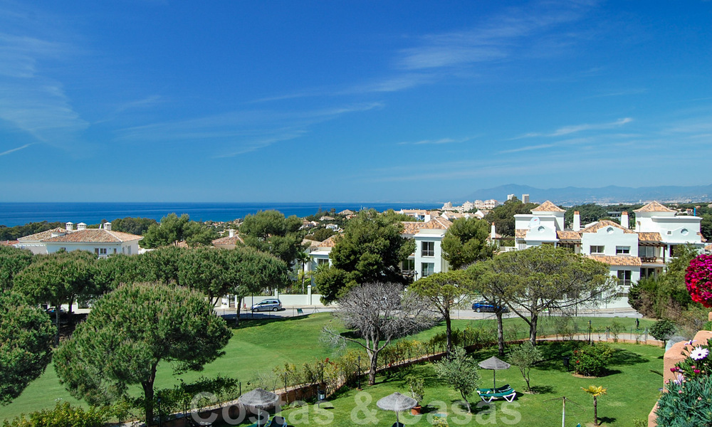 Frontline golf appartement met spectaculair zeezicht te koop in Cabopino, Marbella - Costa del Sol 31611