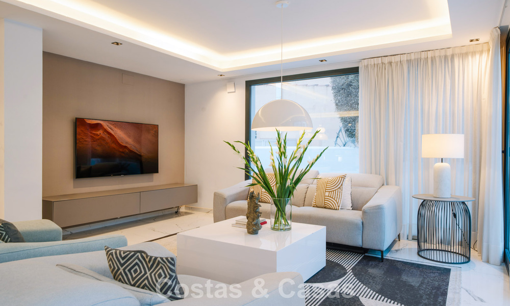 Gemoderniseerde villa te koop op loopafstand van voorzieningen en Puerto Banus, Marbella 787367