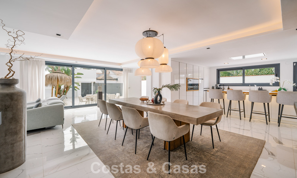 Gemoderniseerde villa te koop op loopafstand van voorzieningen en Puerto Banus, Marbella 787377