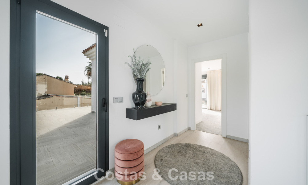 Gemoderniseerde villa te koop op loopafstand van voorzieningen en Puerto Banus, Marbella 787392