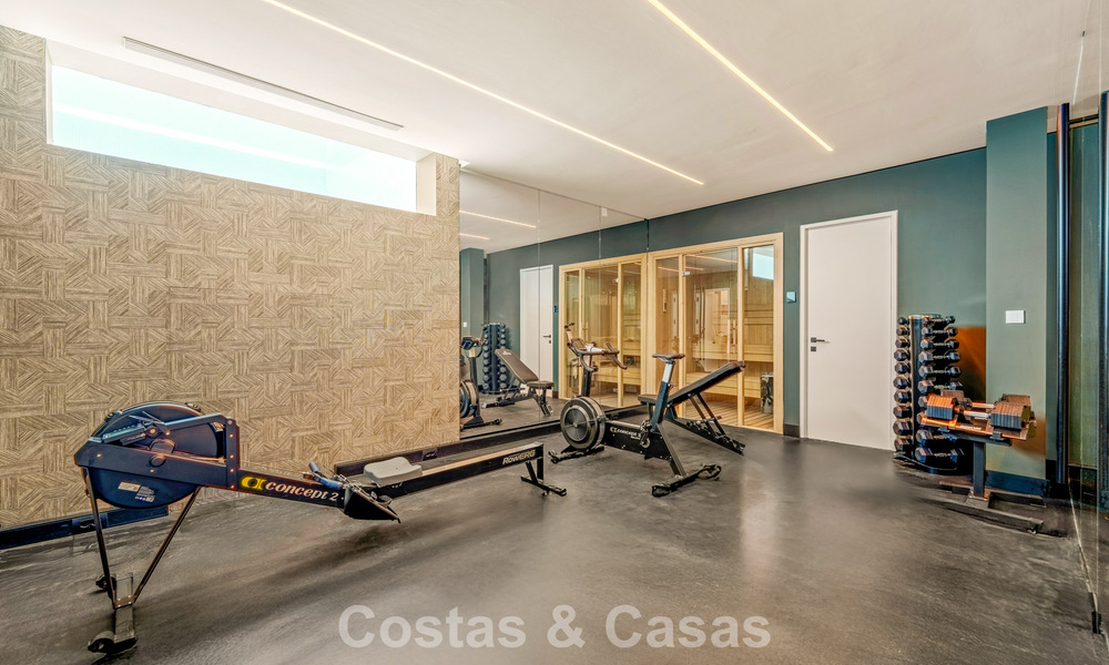 Gesofisticeerde villa met panoramisch uitzicht te koop, in een gated community in La Quinta, Marbella - Benahavis 787314