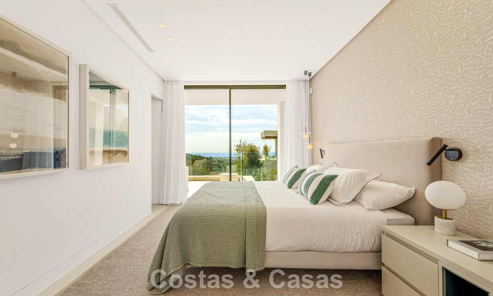 Gesofisticeerde villa met panoramisch uitzicht te koop, in een gated community in La Quinta, Marbella - Benahavis 787324