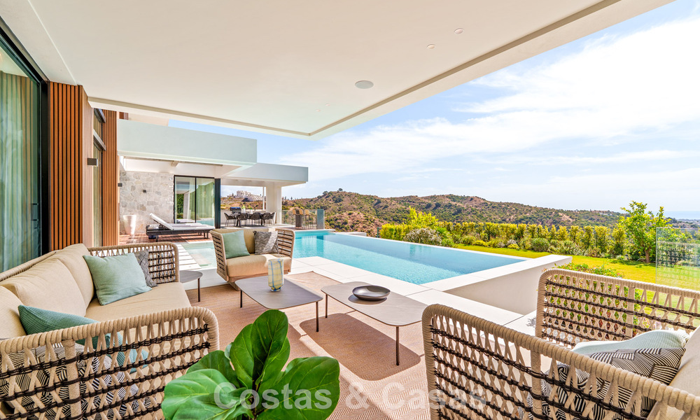 Gesofisticeerde villa met panoramisch uitzicht te koop, in een gated community in La Quinta, Marbella - Benahavis 787339