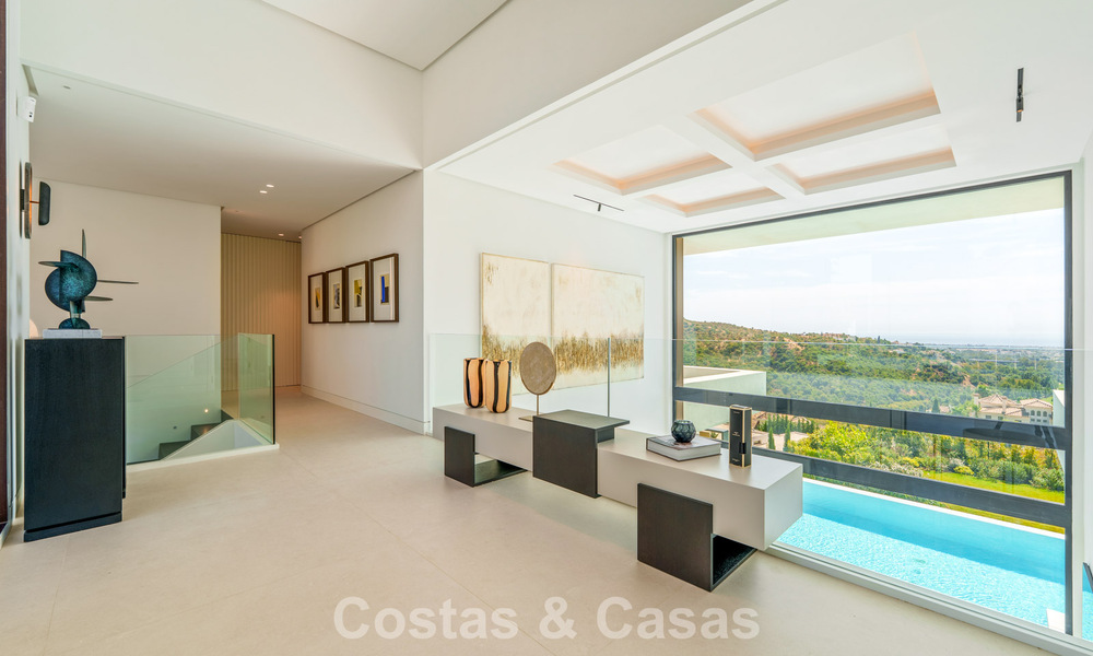 Gesofisticeerde villa met panoramisch uitzicht te koop, in een gated community in La Quinta, Marbella - Benahavis 787346