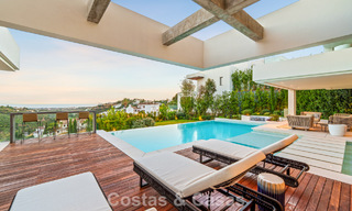 Gesofisticeerde villa met panoramisch uitzicht te koop, in een gated community in La Quinta, Marbella - Benahavis 787349 