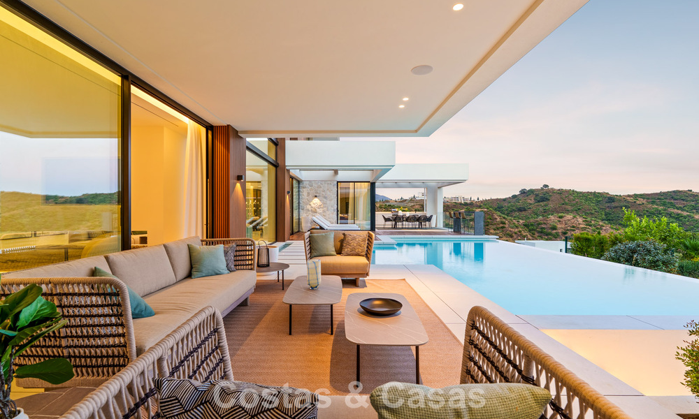 Gesofisticeerde villa met panoramisch uitzicht te koop, in een gated community in La Quinta, Marbella - Benahavis 787352