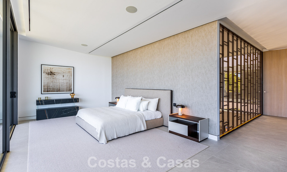 Exclusieve schakelvilla met zeezicht te koop in een vooruitstrevend complex met 24-uursbewaking op Marbella’s Golden Mile 787281